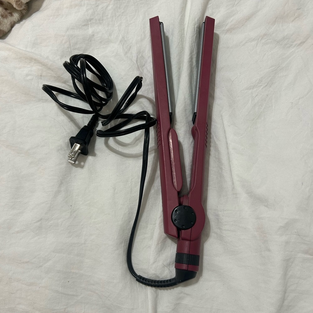 Professional Hair Straightener - Black and Red